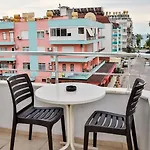 Kleopatra Icaria Aparthotel 3*